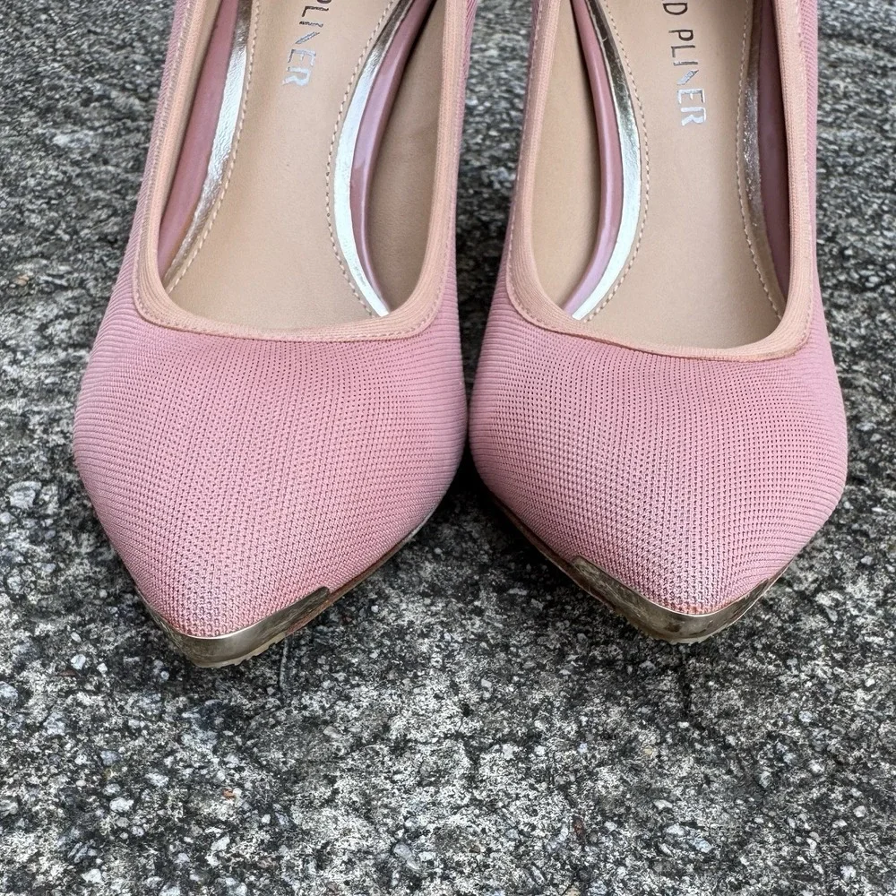 Donald Pliner Pump Women's‎ Sz 8 M Ezraa Dusty Rose Pointed Toe W/ Metallic Cap